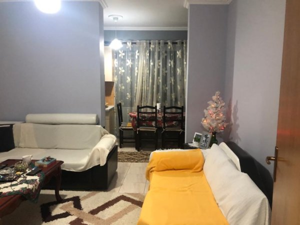 Tirane, jepet me qera apartament 1+1 Kati 4, 70 m² 350 € 