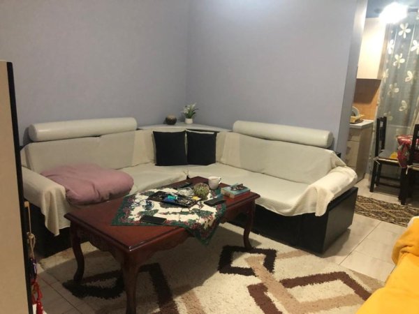 Tirane, jepet me qera apartament 1+1 Kati 4, 70 m² 350 € 