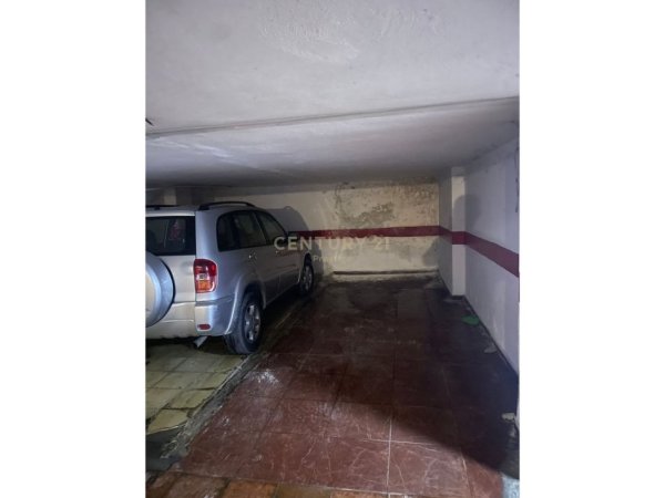 Tirane, jepet me qera apartament 2+1 Kati 6, 130 m² 1.200 € 