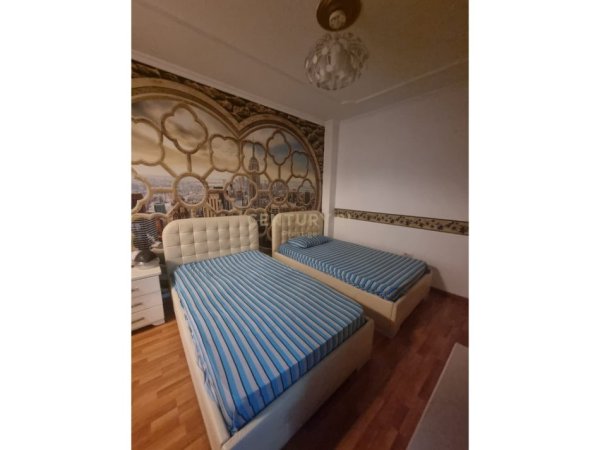 Tirane, jepet me qera apartament 2+1 Kati 6, 130 m² 1.200 € 