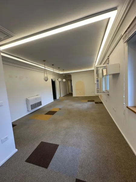 Tirane, jepet me qera zyre Kati 2, 130 m² 2.000 € 