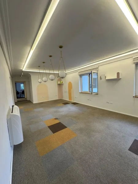 Tirane, jepet me qera zyre Kati 2, 130 m² 2.000 € 
