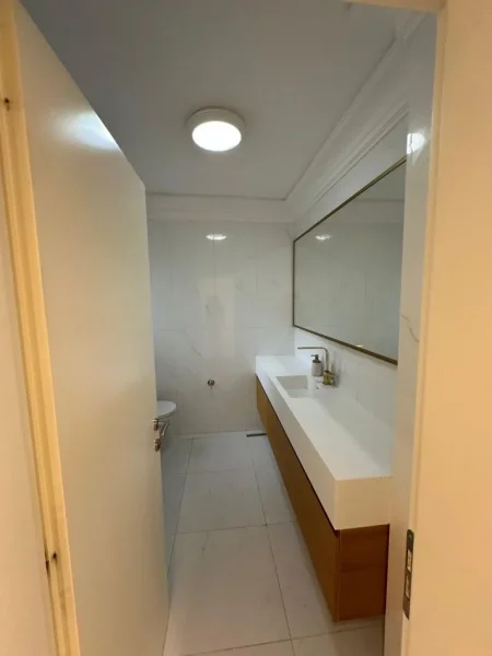 Tirane, jepet me qera zyre Kati 2, 130 m² 2.000 € 