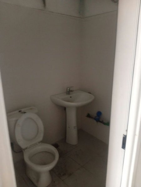 Tirane, jepet me qera ambjent biznesi Kati 1, 110 m² 800 € (Rruga &quot;4 Deshmoret&quot;)