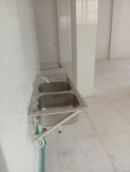 Tirane, jepet me qera ambjent biznesi Kati 1, 110 m² 800 € (Rruga &quot;4 Deshmoret&quot;)