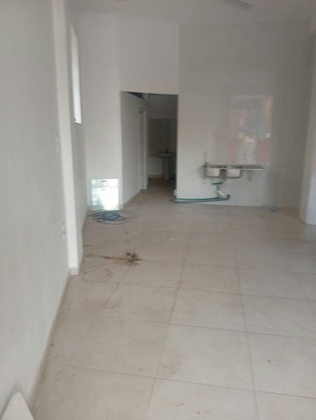Tirane, jepet me qera ambjent biznesi Kati 1, 110 m² 800 € (Rruga &quot;4 Deshmoret&quot;)