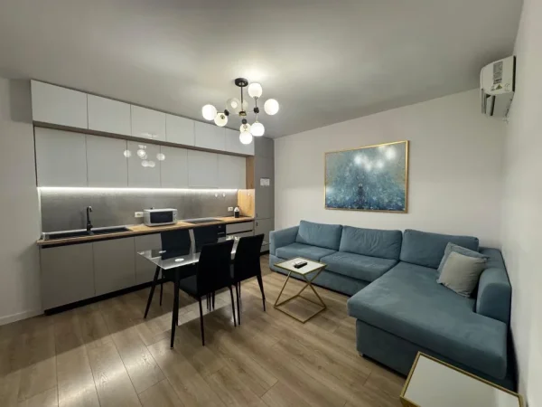 Tirane, shitet apartament 2+1+Ballkon Kati 2, 89 m² 240.000 € (Blloku, Gjimnazi Petro Nini)