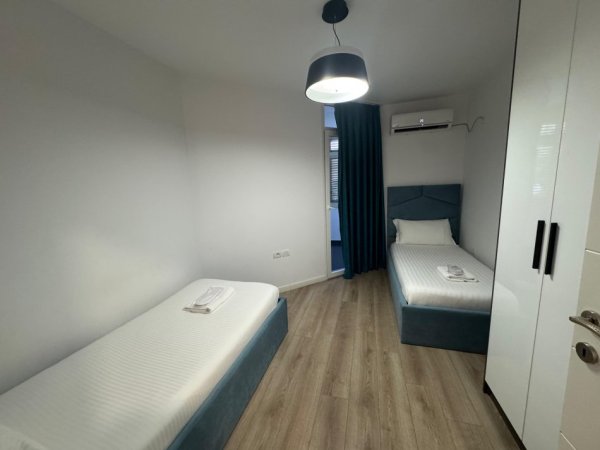 Tirane, shitet apartament 2+1+Ballkon Kati 2, 89 m² 240.000 € (Blloku, Gjimnazi Petro Nini)