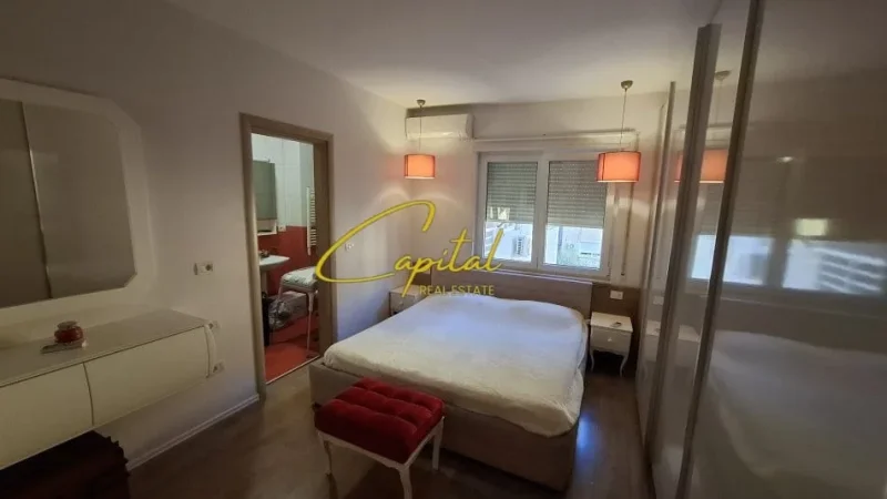Tirane, jepet me qera apartament 2+1 Kati 2, 94 m² 600 € (ALI DEMI)