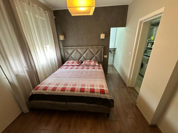 Tirane, jepet me qera apartament 2+1 Kati 4, 90 m² 750 € 