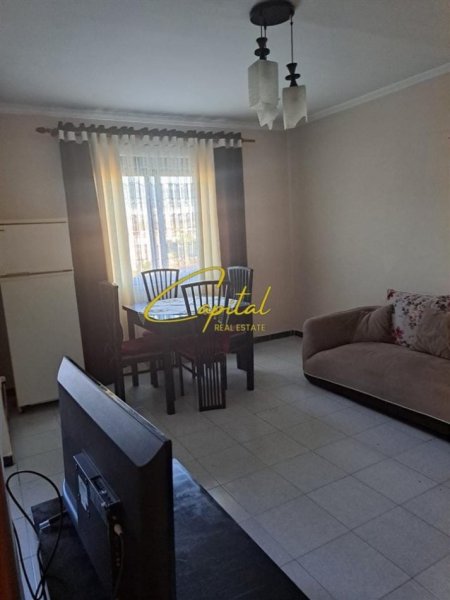 Tirane, jepet me qera apartament 2+1 Kati 5, 75 m² 350 € (ALLIAS)