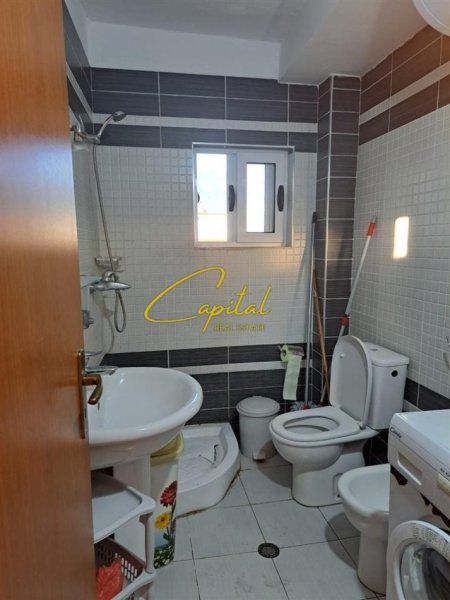 Tirane, jepet me qera apartament 2+1 Kati 5, 75 m² 350 € (ALLIAS)