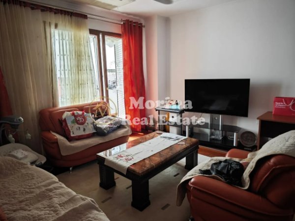 Tirane, jepet me qera apartament 2+1 Kati 2, 140 m² 1.200 € (Rruga Bogdaneve)