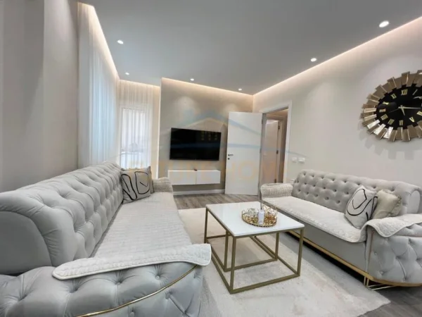 Tirane, shitet apartament 1+1+Ballkon Kati 8, 65 m² 123.000 € 