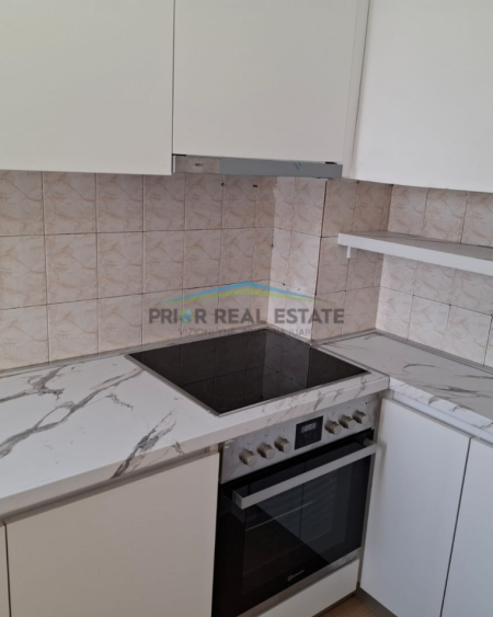 Tirane, jepet me qera apartament 1+1+Ballkon Kati 3, 59 m² 570 € (Ish Restorant Durresi)