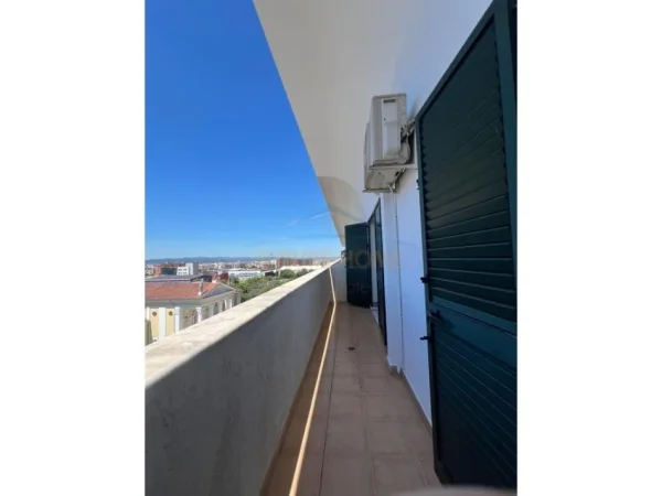 Tirane, shitet apartament 2+1+Ballkon Kati 7, 109 m² 175.000 € (Kinostudio)