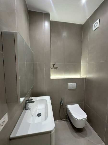 Tirane, jepet me qera apartament 1+1 Kati 1, 60 m² 500 € (STACIONI TRENIT)