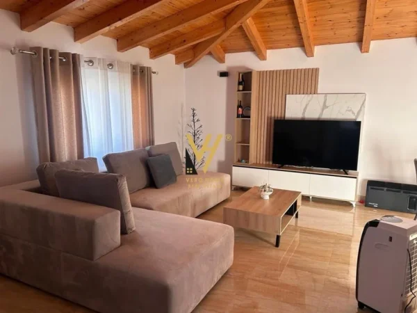 Tirane, jepet me qera apartament 2+1+Ballkon Kati 4, 90 m² 450 € (MULLET)