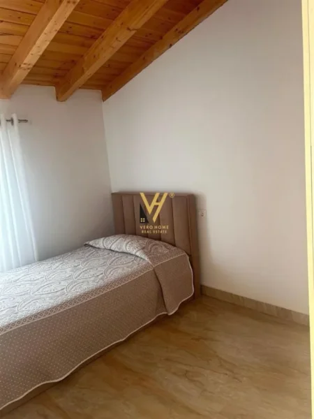 Tirane, jepet me qera apartament 2+1+Ballkon Kati 4, 90 m² 450 € (MULLET)