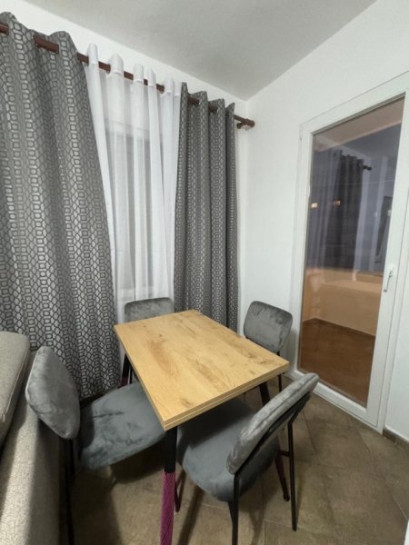 Tirane, jepet me qera apartament 1+1 Kati 5, 63 m² 500 € (Kristal Center)