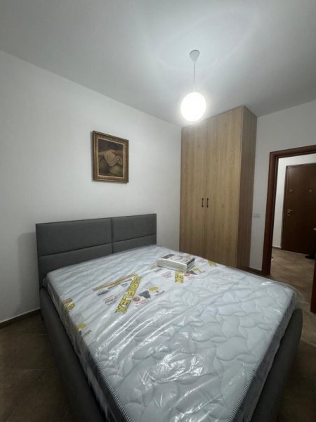 Tirane, jepet me qera apartament 1+1 Kati 5, 63 m² 500 € (Kristal Center)