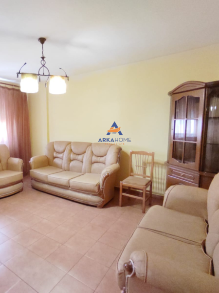 Tirane, jepet me qera apartament 1+1+Ballkon Kati 6, 75 m² 550 € (RRUGA NDRE MJEDA,ISH PARKU I AUTOBUZAVE)