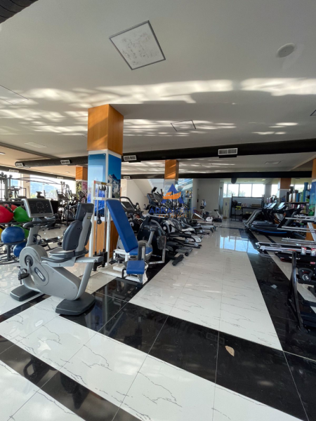 Tirane, jepet me qera ambjent biznesi Kati 4, 3.000 m² 7.500 € (PEZE,TIRANE)