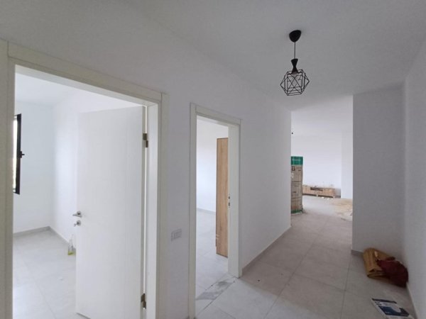 Tirane, jepet me qera apartament 2+1+Ballkon Kati 6, 109 m² 400 € (rruga bulevardi blu)