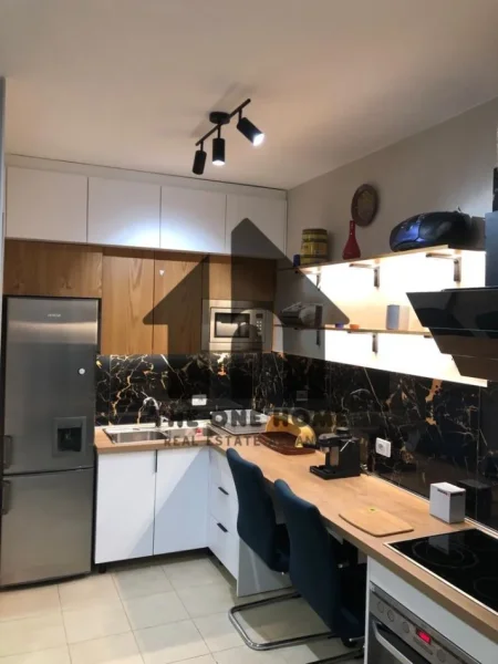 Tirane, shitet apartament 1+1+Ballkon Kati 5, 50 m² 120.000 € (Fusha Aviacionit)