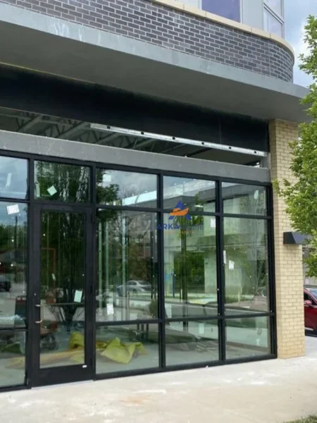 Tirane, jepet me qera ambjent biznesi Kati 0, 100 m² 1.500 € (ZOGU I ZI, FOLEJA E GJELBER)