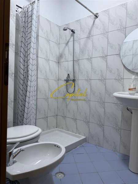 Tirane, jepet me qera apartament 2+1 Kati 5, 85 m² 700 € (21 DHJETORI)