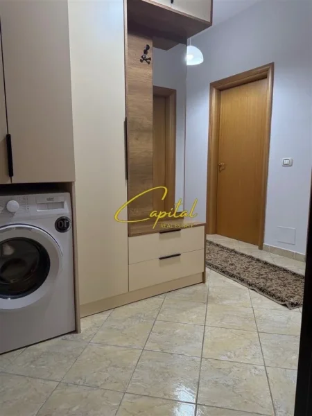 Tirane, jepet me qera apartament 2+1 Kati 5, 85 m² 700 € (21 DHJETORI)