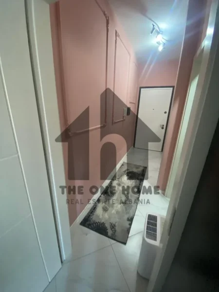 Tirane, shitet apartament 2+1+Ballkon Kati 4, 72 m² 174.000 € (Fusha Aviacionit)