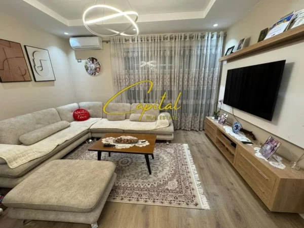 Tirane, jepet me qera apartament 2+1 Kati 7, 94 m² 800 € (DON BOSKO)