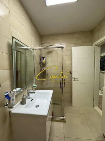 Tirane, jepet me qera apartament 2+1 Kati 7, 94 m² 800 € (DON BOSKO)