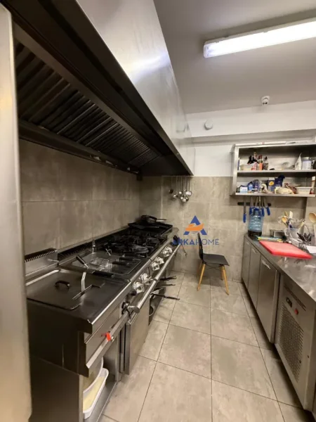 Tirane, jepet me qera bar-resorant Kati 0, 110 m² 1.500 € (REZIDENCA KODRA E DIELLIT 1)