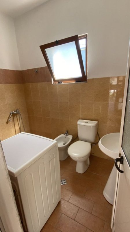 Tirane, jepet me qera apartament 1+1 Kati 2, 70 m² 270 € (Institut)