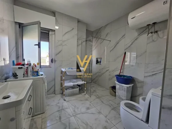 Tirane, shitet apartament 2+1+Ballkon Kati 3, 118 m² 273.000 € (LIQENI I THATE)