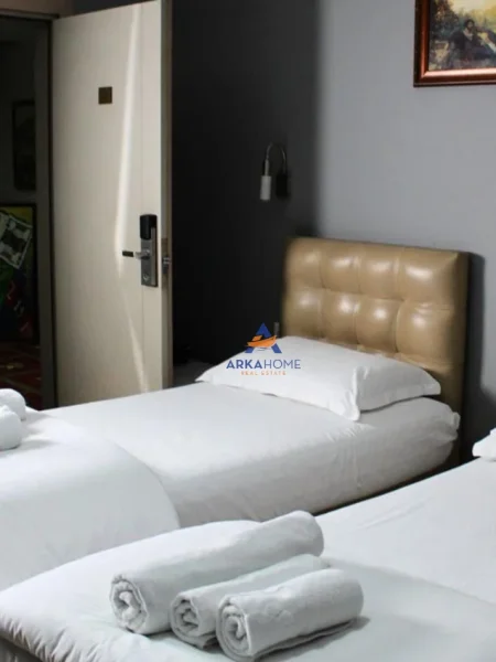 Tirane, jepet me qera hotel Kati 3, 500 m² 7.500 € (LAPRAKE)