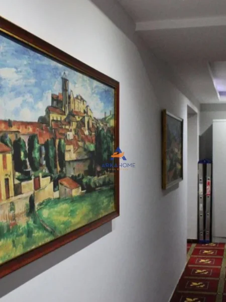 Tirane, jepet me qera hotel Kati 3, 500 m² 7.500 € (LAPRAKE)