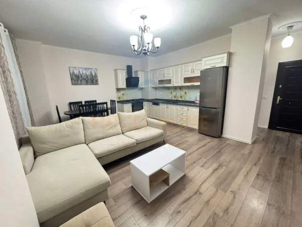Tirane, jepet me qera apartament 2+1 Kati 1, 95 m² 450 € (FRESKU)