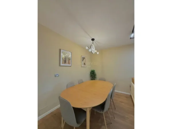 Tirane, jepet me qera apartament 2+1 Kati 3, 103 m² 1.000 € 