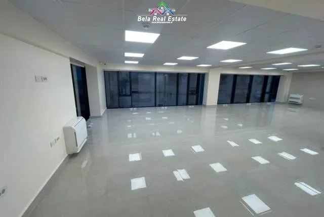 Tirane, jepet me qera zyre Kati 3, 152 m² 2.000 € (rruga e elbasanit)