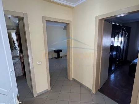 Tirane, shitet apartament 1+1 Kati 3, 53 m² 110.000 € (Brryli)