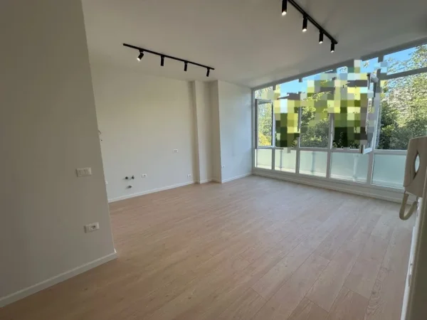 Tirane, jepet me qera zyre Kati 2, 55 m² 500 € (rruga Reshit Petrela)