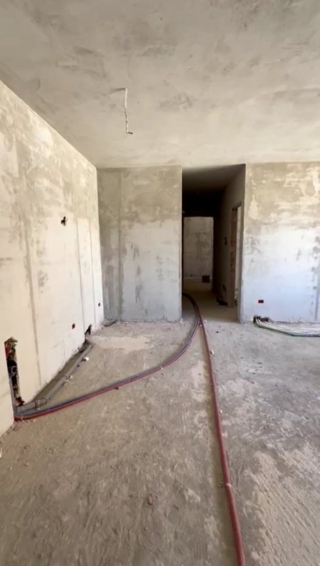 Tirane, shitet apartament 2+1+Ballkon Kati 3, 100 m² 160.000 € (Rruga Xhanfize Keko)
