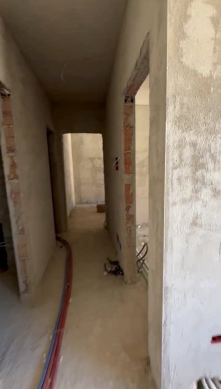 Tirane, shitet apartament 2+1+Ballkon Kati 3, 100 m² 160.000 € (Rruga Xhanfize Keko)