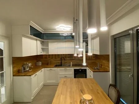Tirane, jepet me qera Vile 3 Katshe Kati 0, 380 m² 2.500 € (Sauk, Rezidenca Porta e Gjelber)