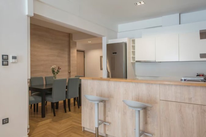 Tirane, jepet me qera apartament 1+1+Ballkon Kati 6, 140 m² 700 € (Kodra e Diellit)