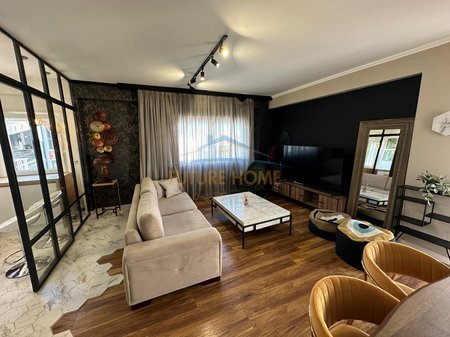 Tirane, shitet apartament 2+1+Ballkon Kati 4, 110 m² 252.400 € (Kopshti Botanik)